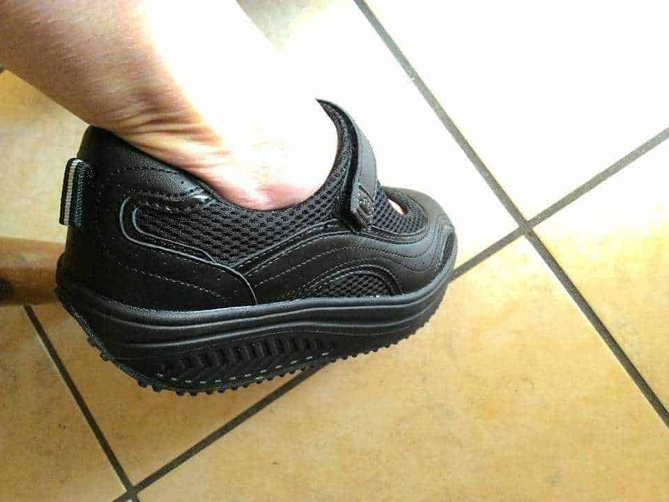 Scarpe dimagranti: Scarpe basculanti Mapleaf nere con suola a gondola