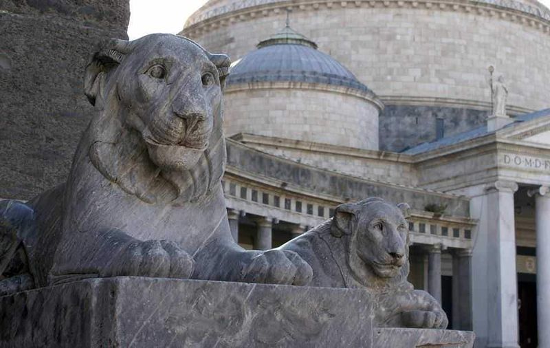 Piazza Plebiscito, simbolo del nuovo “Rinascimento napoletano”