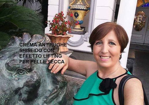 Crema antirughe con effetto lifting per pelle secca 2 Crema antirughe Shiseido con effetto lifting per pelli secche, cura viso anti-età e ringiovanente, trattamento efficace per migliorare l'elasticità della pelle.