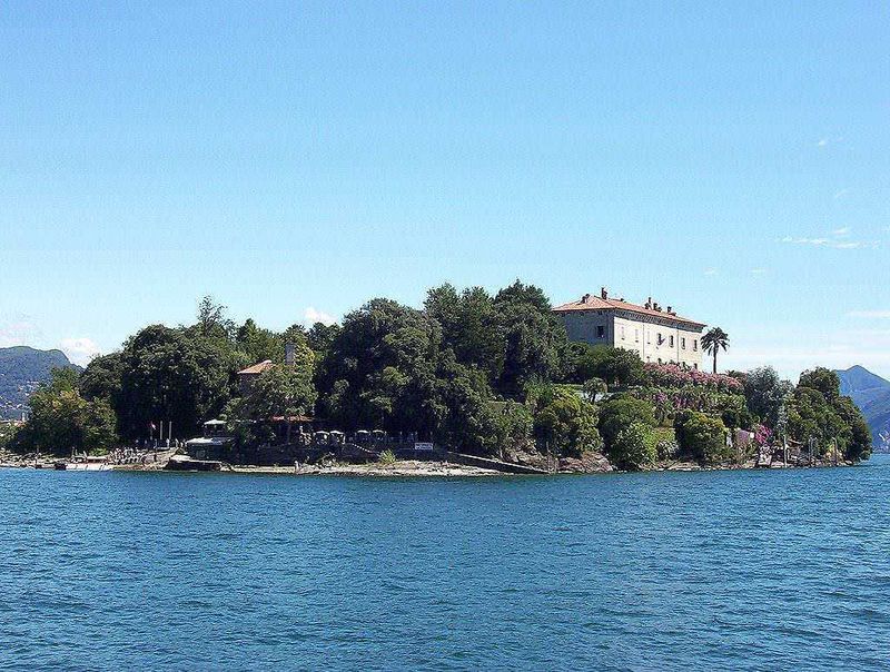 Giro del Lago Maggiore e le 3 isole Borromee 2 Lago maggiore e isole borromee: Casa storica sull'isola al Lago di Como, immersa in natura e circondata da acque cristalline e paesaggi montani. Ideale destinazione per relax e turismo in Lombardia.