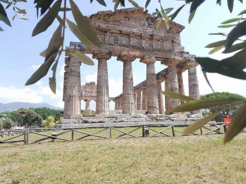 Scopri l'antica Paestum parco archeologico in Italia