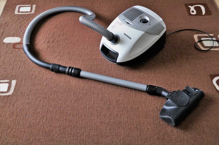 La pulizia ambienti con aspirapolveri di qualità 2 Come scegliere un aspirapolvere di qualità: vacuum-cleaner-1-1024x682-6988653-6656123