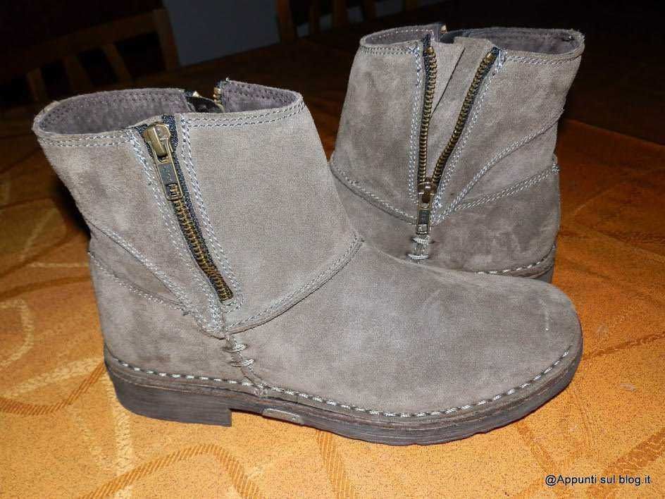 Stivali beige in pelle scamosciata con cerniere laterali uomo inverno robusti e comodi.