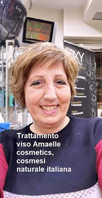 Crema intensiva Amaelle con confezione e opuscolo informativo, ideale per trattamenti di bellezza naturale e bio. Disponibile in farmacia e specializzati in prodotti per la cura della pelle.