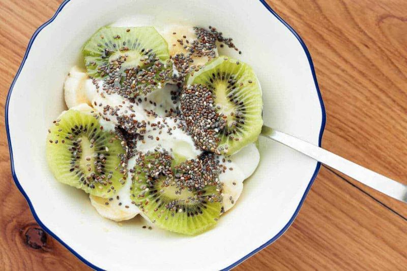 Dieta allo yogurt: 3 ricette brucia grassi per accelerare il metabolismo 3 Yogurt brucia grassi con frutta