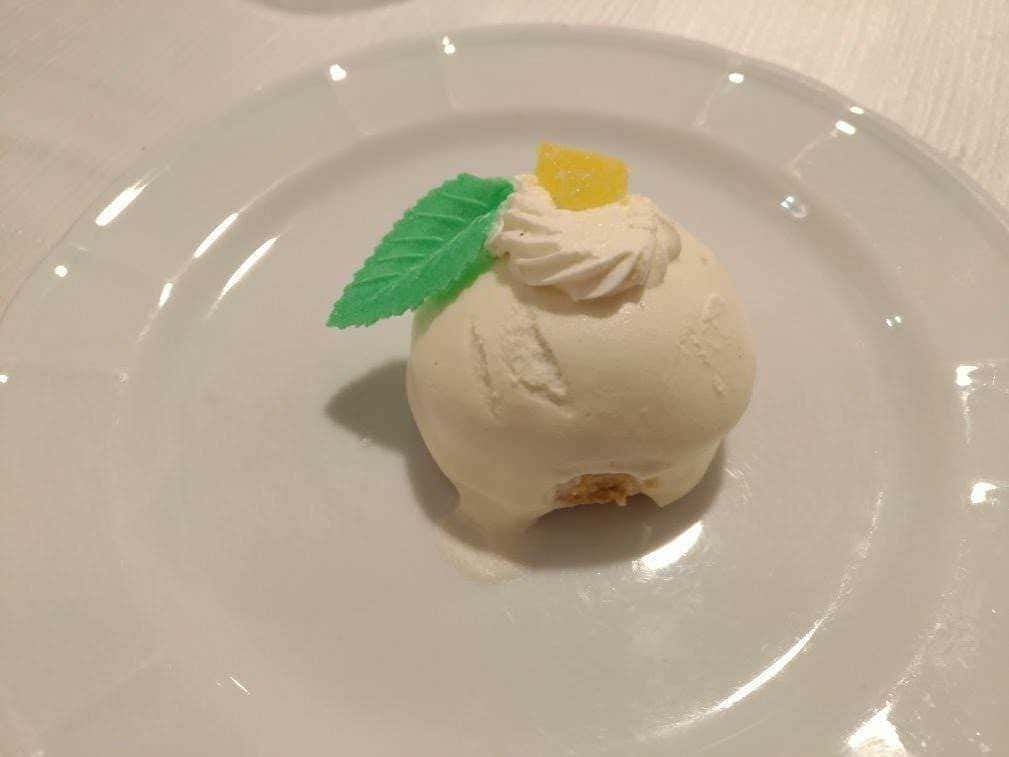 Gelato con gelatiera a casa come dal gelataio.