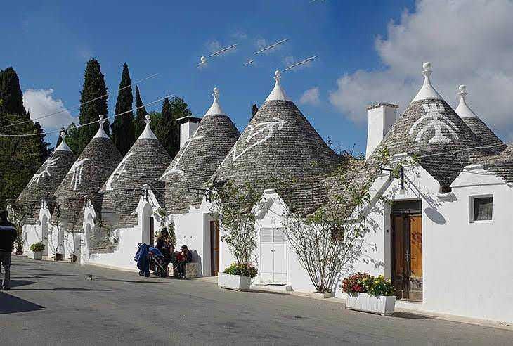 Trulli di Alberobello, case Tradizionali in Puglia, patrimonio UNESCO, architettura pugliese, case in pietra, villaggio di Trulli.