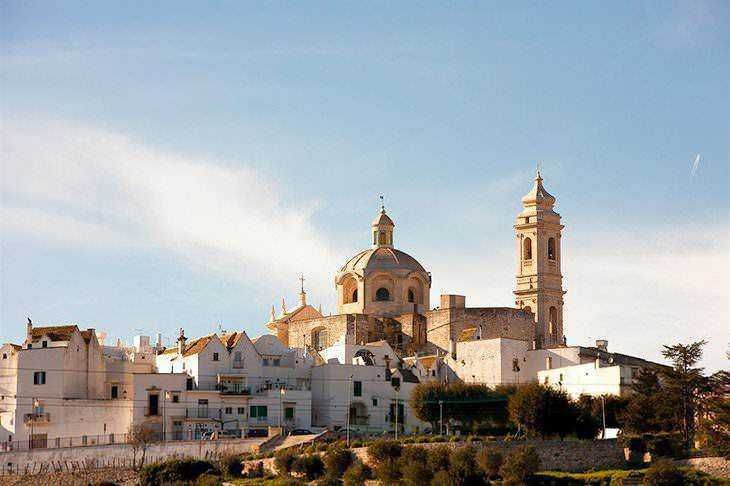 Viaggio in Puglia con Voyage Privé: 7 luoghi più belli da visitare 6 Valletta, capitale di Malta, con le sue chiese barocche e l'architettura storica, riflesso di ricche tradizioni culturali e storiche italiane.