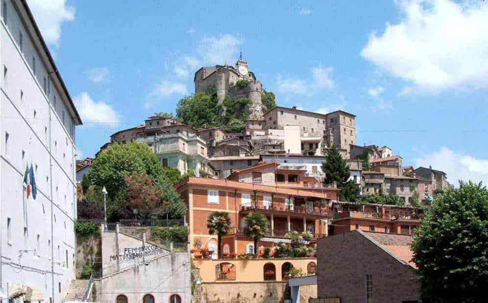 Appunti-sul-blog-paesaggio-monte-campiglione-visitare-campania-italia.jpg.