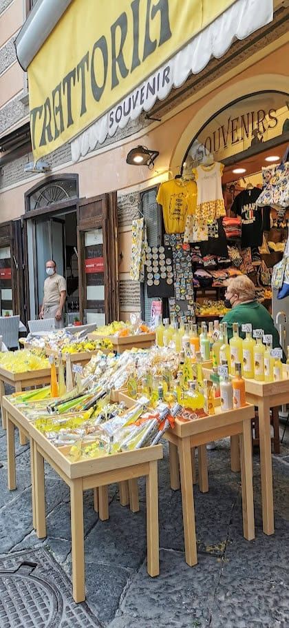 prodotti tipici come il limoncello 