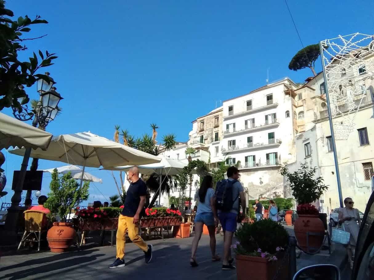 Vista di Ravello lungo la costiera
