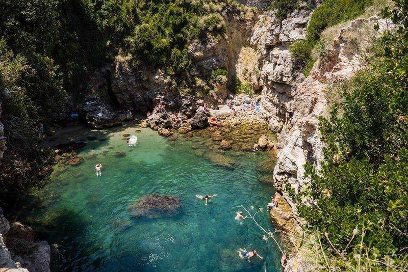 Quali sono le migliori spiagge di Sorrento di sabbia vulcanica e ciottoli? 5 Quali sono le migliori spiagge di Sorrento di sabbia vulcanica e ciottoli?