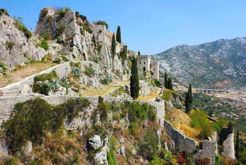 Location Game of Thrones Croazia Split Klis. 2 Le location delle riprese di Game of Thrones in Croazia sono Split e Klis. Fortezza di Klis