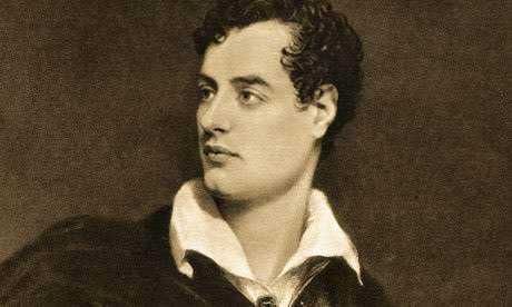 Un ritratto in stile vintage di un giovane uomo con capelli ricci e sguardo serio, vestito con una camicia bianca e un maglione scuro, su sfondo neutro.