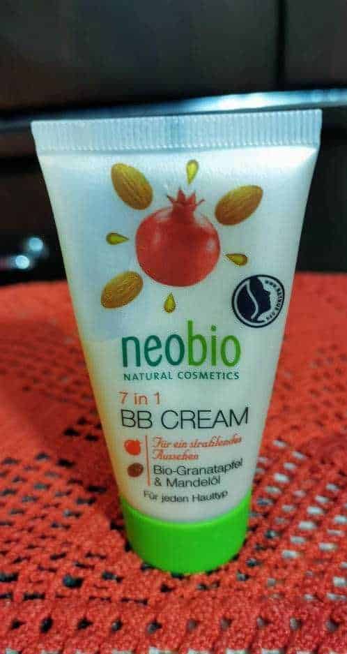 Neobio BB cream 7 in 1 con estratto di melagrana e mandorla, cosmetici naturali per un naturale effetto perfezionatore, ideale per tutti i tipi di pelle, sito Appunti Sul Blog.