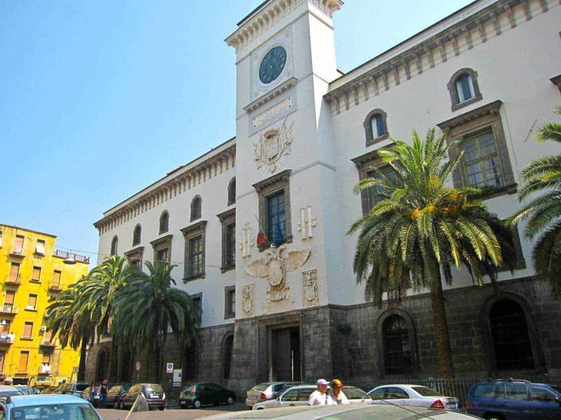 7 Castelli di Napoli, storia delle attrazioni turistiche 6 File name: appunti-sul-blog-piazza-monumento-design-urbanistica.jpg.
