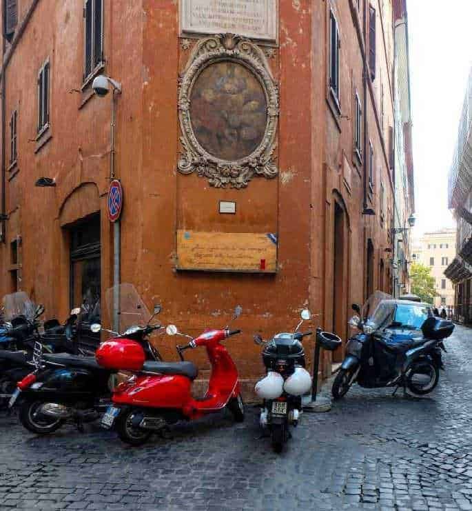 Edicola angolo via della Chiesa Nuova