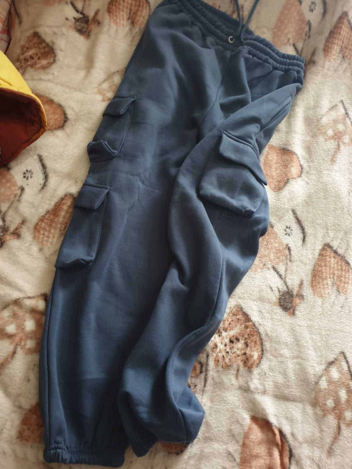 Pantaloni da jogging con polsino e coulisse a vita alta oversize in pile blu