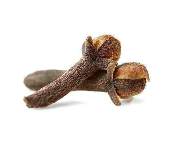 Bastoncini di vaniglia secchi con semi e scorza in evidenza, usati per aromatizzare dolci e dessert. Ideali per ricette di alta cucina e pasticceria naturale. Selezione di spezie di qualità premium.