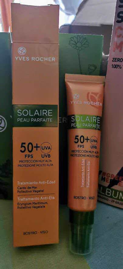 Crema solare viso antimacchia SPF50 Yves Rocher con estratto d'alghe