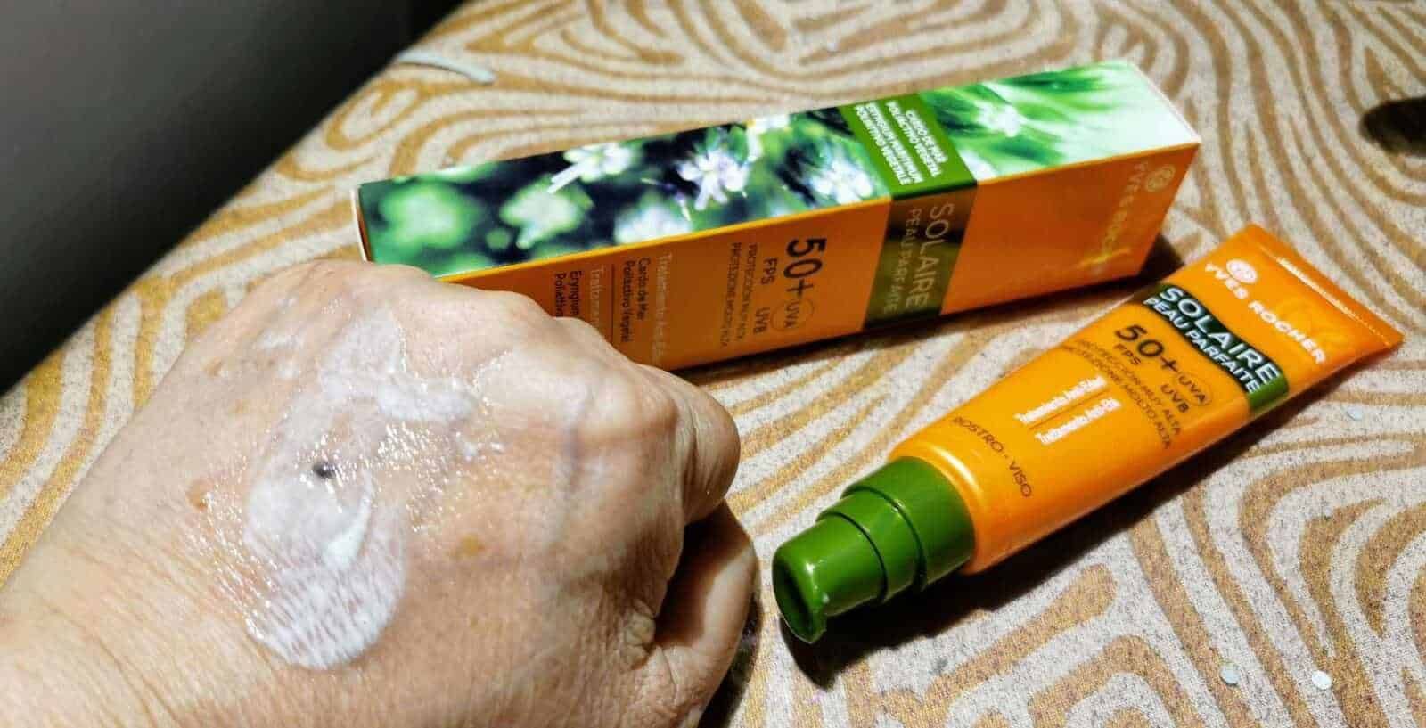 Crema solare viso antimacchia SPF50 Yves Rocher con estratto d'alghe