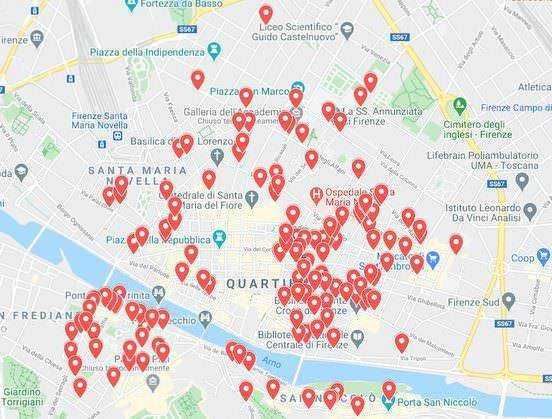 Finestra su una mappa di Firenze con numerose indicazioni di punti di interesse e locali situati nel centro storico della città.