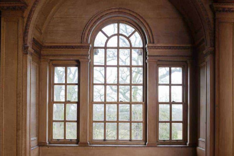 Finestra palladiana ad arco: storia, caratteristiche e origini 3 Finestra palladiana ad arco elegante e formale