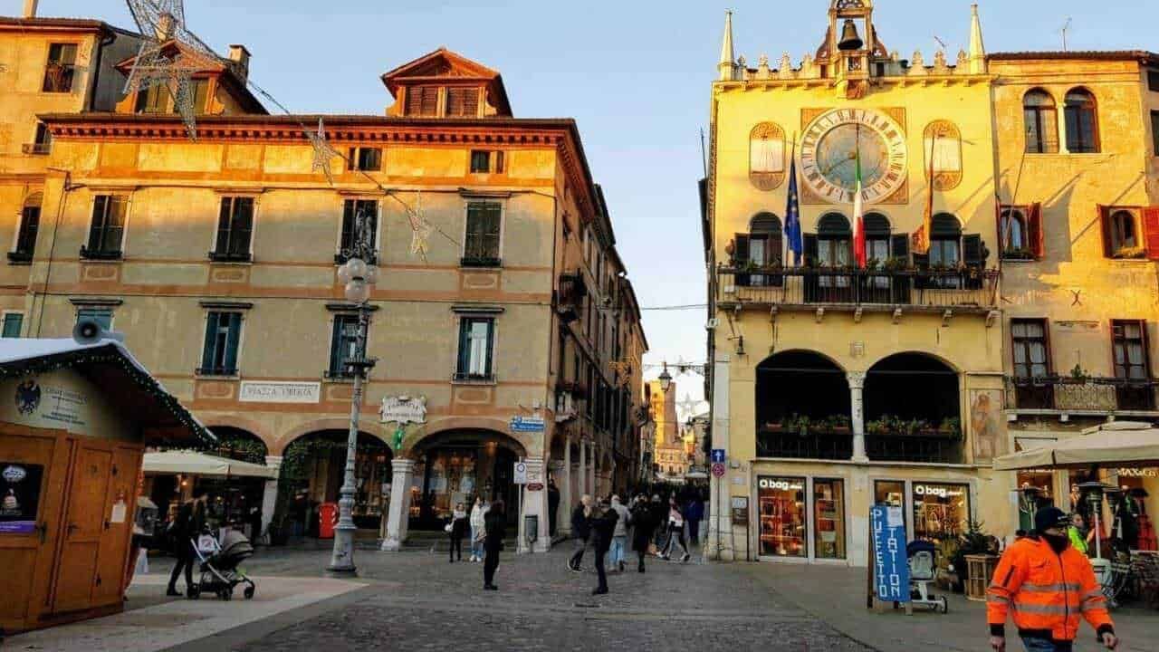 Piazza Libertà a Bassano del Grappa