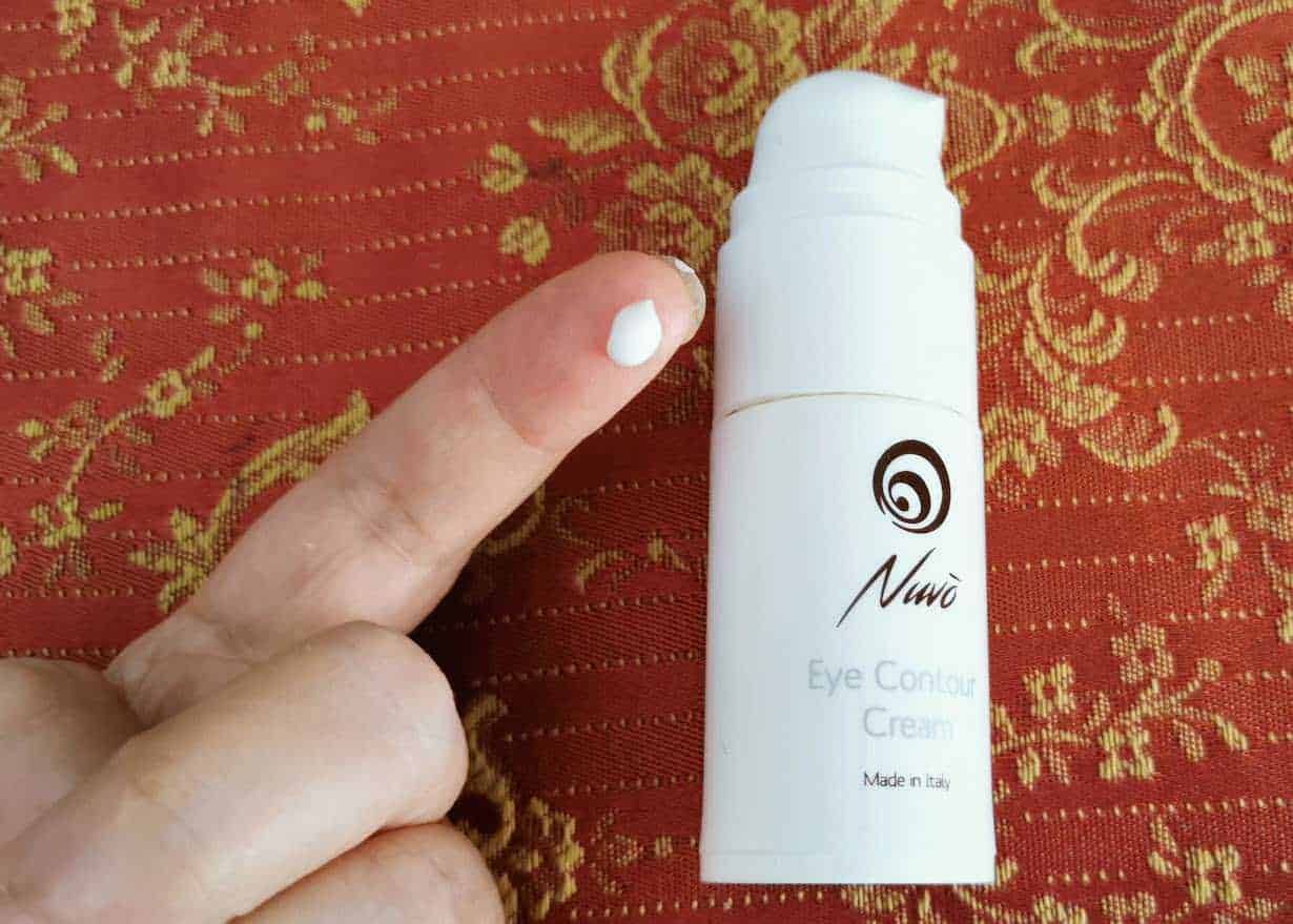 Cura gli occhi con crema contorno occhi Nuvò antirughe e idratante