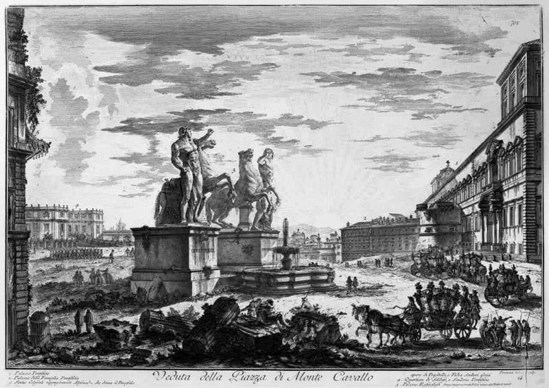 Palazzo del Quirinale a Roma. Quirinale cos'è? 6 Storico palazzo con architettura classica, facciata elegante e torre con bandiere italiane e europee, in un cortile di pietra con persone in fila, ambientazione urbana e monumentale.