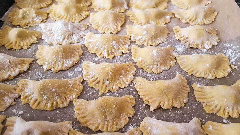 13 Primi piatti italiani famosi nel mondo, dal Cacio e pepe in poi 12 tortelloni-ravioli
