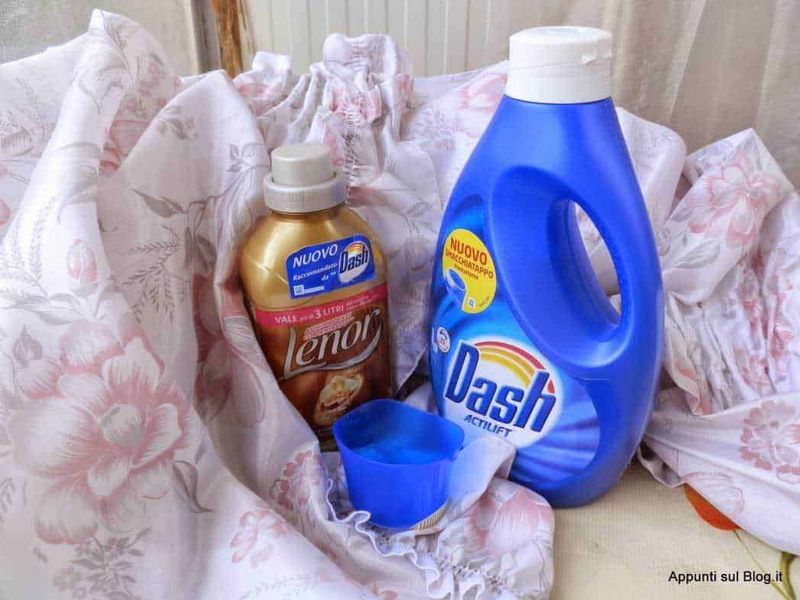 Lenor ammorbidente per il bucato alla vaniglia 3 Latte al cioccolato Leore in bottiglia, bevanda cremosa e gustosa, ideale per colazione o merenda, con ricco sapore di cioccolato e vaniglia, contenuto in una pratica bottiglia da 3 litri.