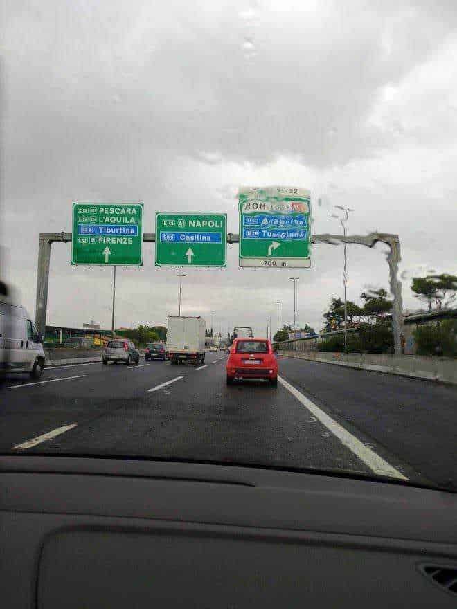 Segnaletica orizzontale: Autostrade 10 regole per guida sicura