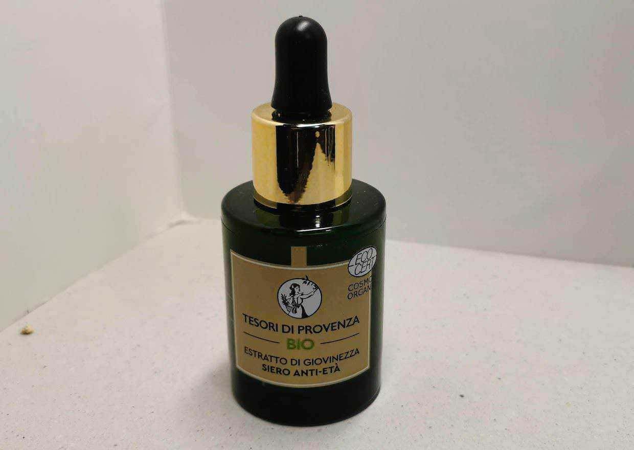 Bio siero anti-età Tesori di Provenza con estratto di giovinezza, prodotto naturale e organico, per la cura della pelle e il ringiovanimento, ideale per combattere i segni dell'invecchiamento e mantenere la pelle giovane.