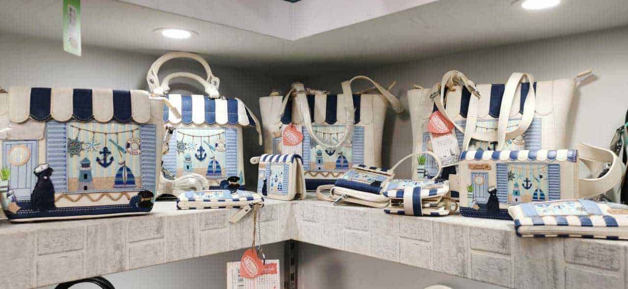 Borse a spalla donna 2022: Borse estive con motivo marittimo in stile nautico, perfette per vacanze al mare e uso quotidiano, in tessuto resistente e design originale.