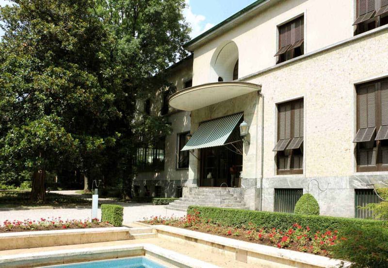 Milano, tra fenicotteri rosa e 4 luoghi segreti da scoprire inconsueti 3 Milano 4 luoghi segreti da scoprire inconsueti. Villa storica con giardino curato e piscina all'aperto, ambiente tranquillo ideale per relax e soggiorni di charme in natura.