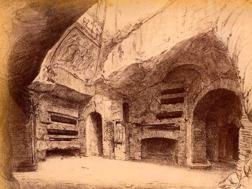 Antico ambiente con archi in pietra e scaffali in legno, suggestiva scena di una grotta o un rifugio storico, opera di disegno a matita di stile classico, ideale per appassionati di storia e architettura antica.