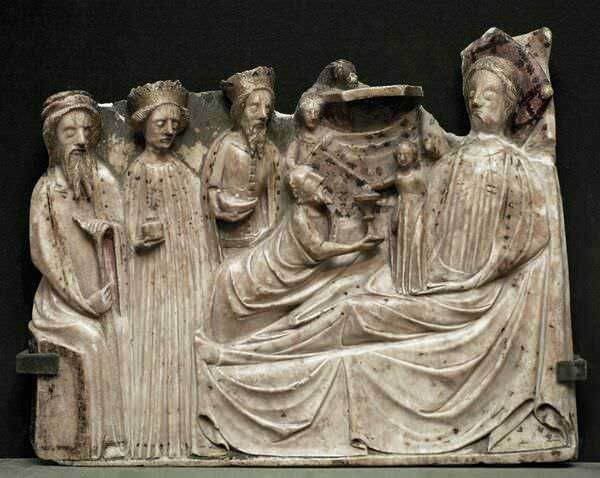 Allettamento di Gesù Cristo su un catino, scultura in marmo di stile classico con figure sacre e simboliche, rappresenta un momento di rivelazione religiosa e devozione cristiana. Perfetta per appunti storici e artistici.