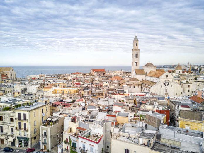 Vista panoramica della vecchia città di Bari, Puglia, Italy