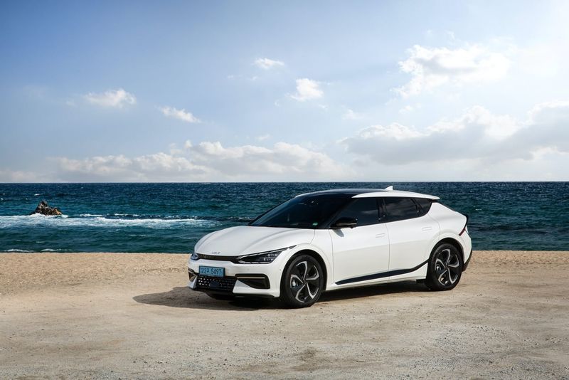 Veicoli Elettrici e Autonomi: Viaggi Futuri