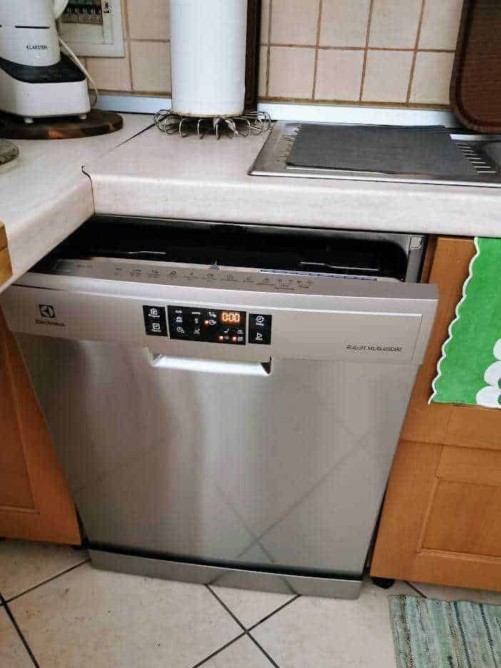 Scopri la lavastoviglie Electrolux RealLife XXL 15 coperti