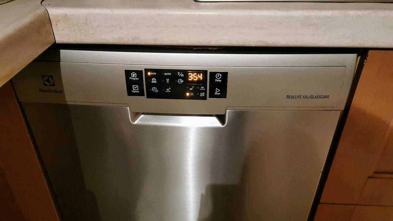 Scopri la lavastoviglie Electrolux RealLife XXL 15 coperti