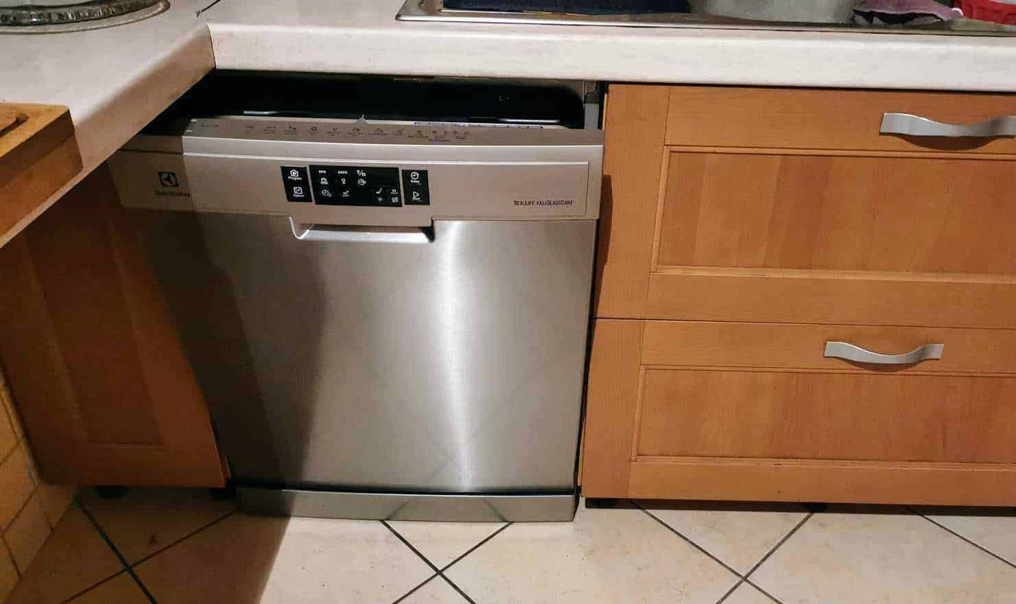 Scopri la lavastoviglie Electrolux RealLife XXL 15 coperti