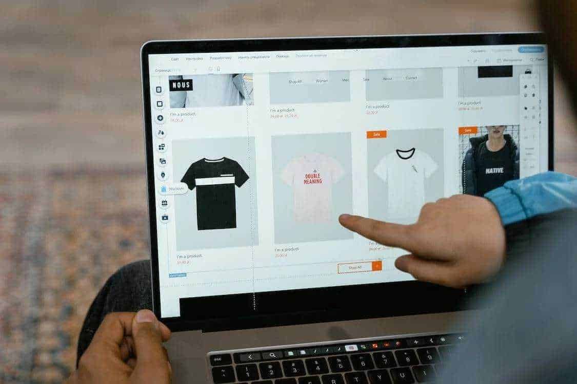 Elegante, casual o sportiva: t-shirt, il capo perfetto per ogni occasione
