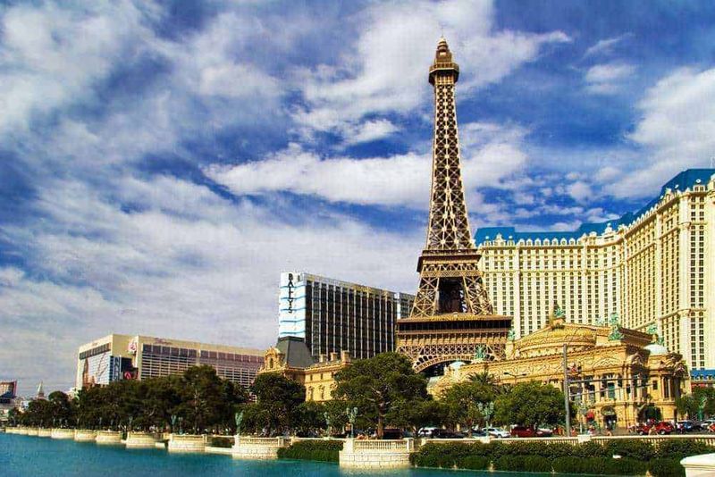 10 cose da fare in 7 giorni a Las Vegas 3 Torri Eiffel riproduzione a Las Vegas