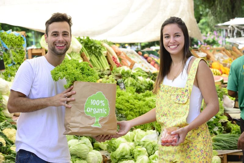 L'importanza delle materie prime e dell'agricoltura biologica nell'alimentazione 3 L’importanza delle materie prime nell’alimentazione