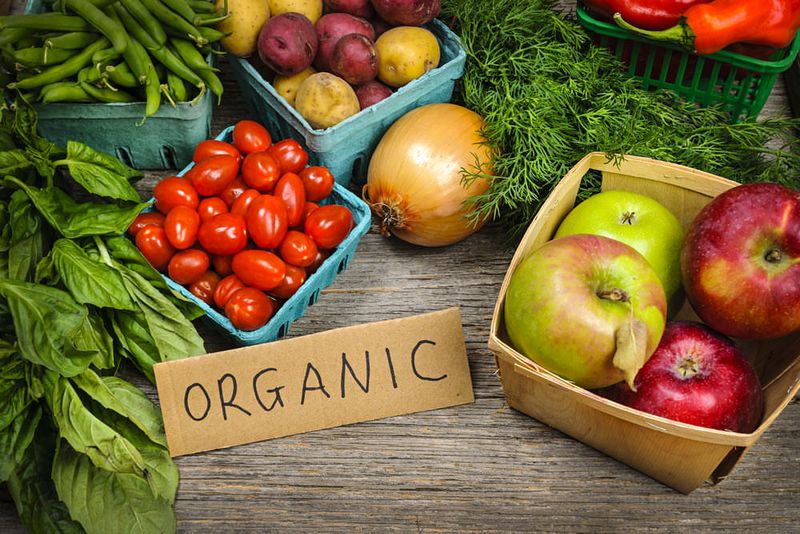 L'importanza delle materie prime e dell'agricoltura biologica nell'alimentazione 2 Agricoltura biologica: L’importanza delle materie prime nell’alimentazione