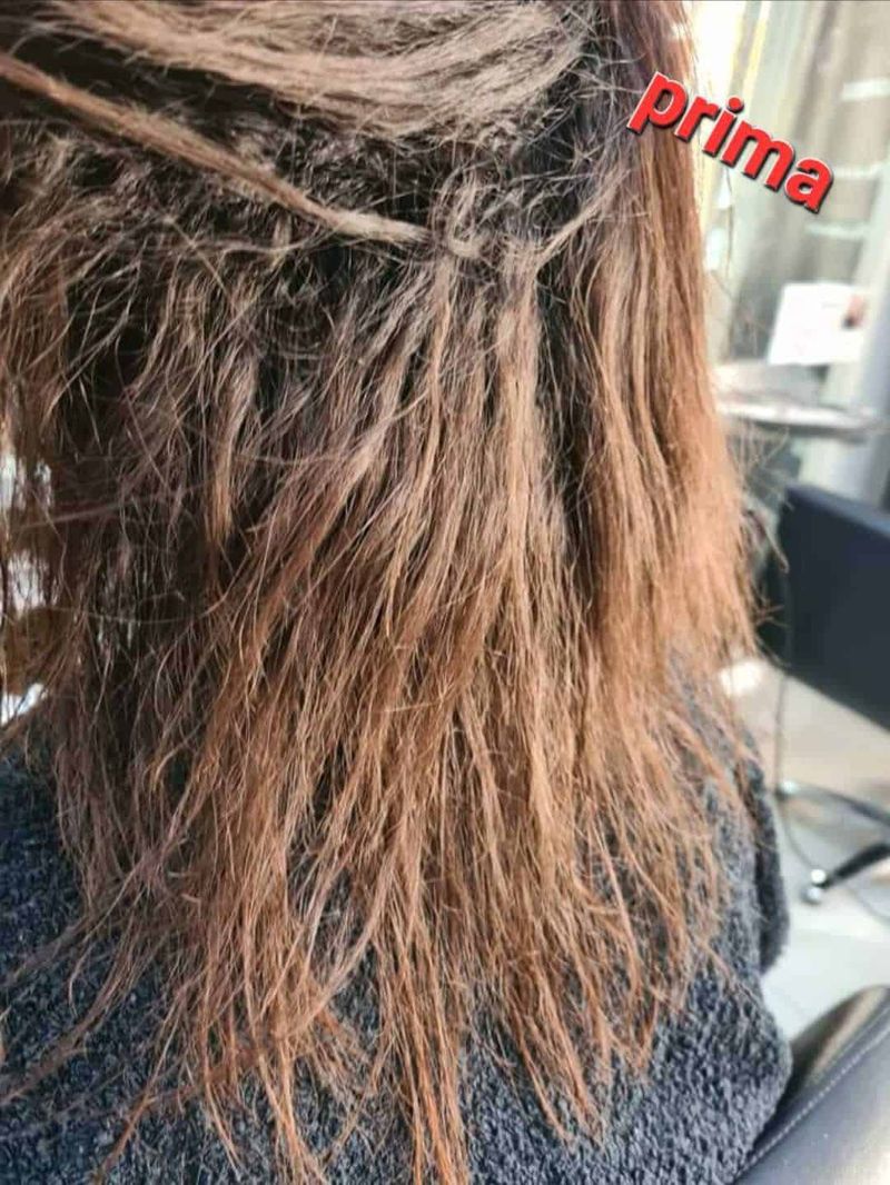 2 Botox capelli pro e contro Olaplex (2026) 3 Mèches color rame su capelli lunghi e ricciature naturali, stile capelli prima di trattamento di colorazione o decolorazione, con capelli mossi e voluminosi, trattamento per capelli colorati.