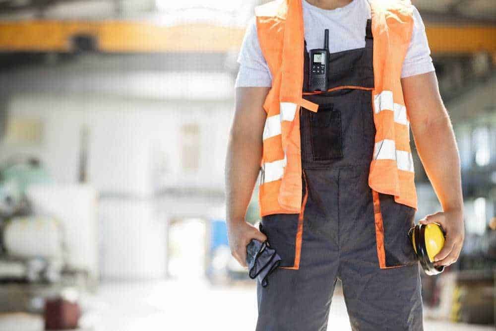 Abbigliamento da lavoro: quale scegliere per l’estate 