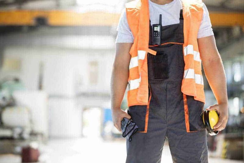 Abbigliamento da lavoro: quale scegliere per l’estate 3 Abbigliamento da lavoro: quale scegliere per l’estate